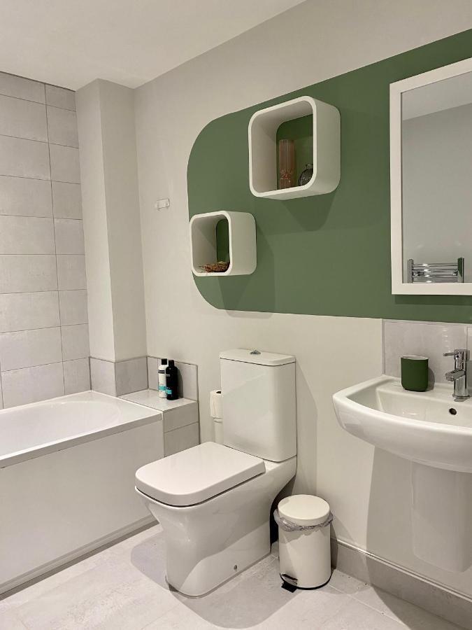 Modern Apartment In Central Quiet York With Free Parking - Contemporary New Building Dış mekan fotoğraf