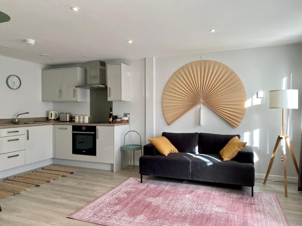 Modern Apartment In Central Quiet York With Free Parking - Contemporary New Building Dış mekan fotoğraf