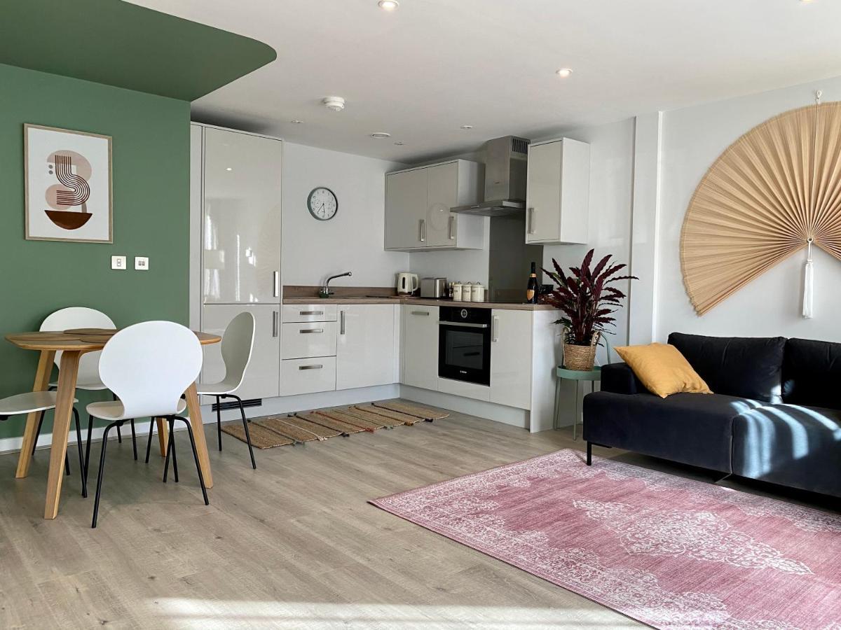 Modern Apartment In Central Quiet York With Free Parking - Contemporary New Building Dış mekan fotoğraf